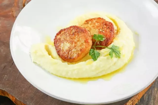 Куриная котлета с пюре